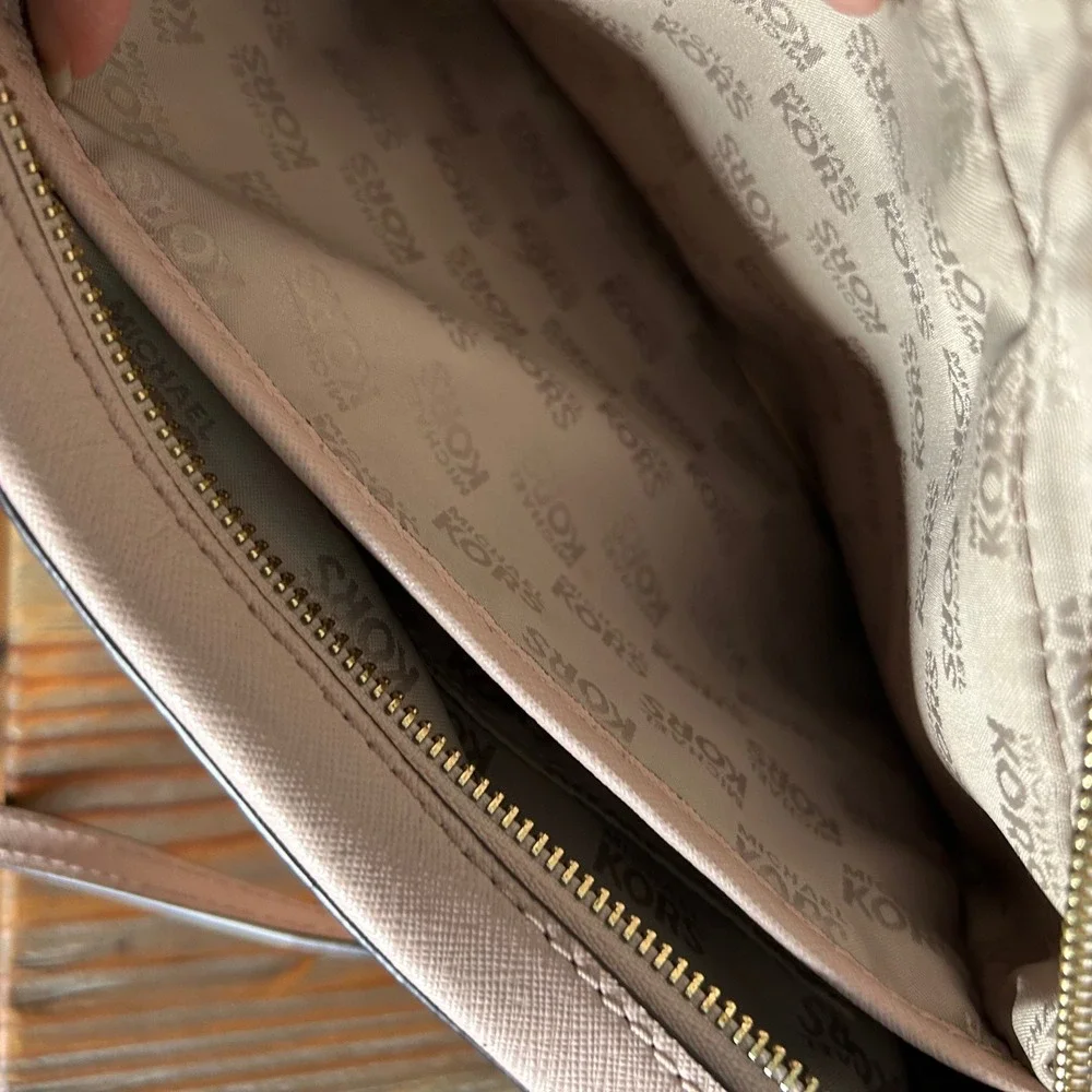 Michael Kors Pink Studded sandrine Crossbody Bag Gold‎ Hardware purse